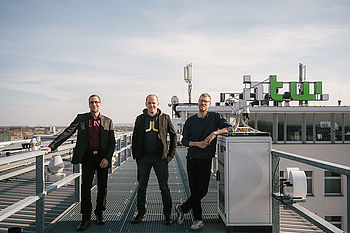 Das Team auf dem Dach der Hochschule © HTW Berlin_Alexander Rentsch